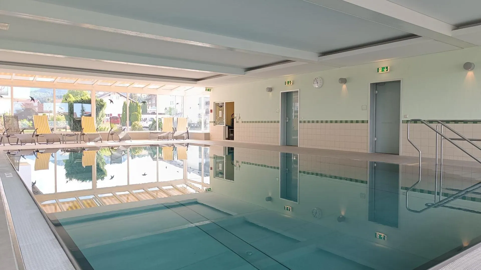 アパート 2-Raum Fewo Alpenflair - Hallenbad & Sauna フィッシェン